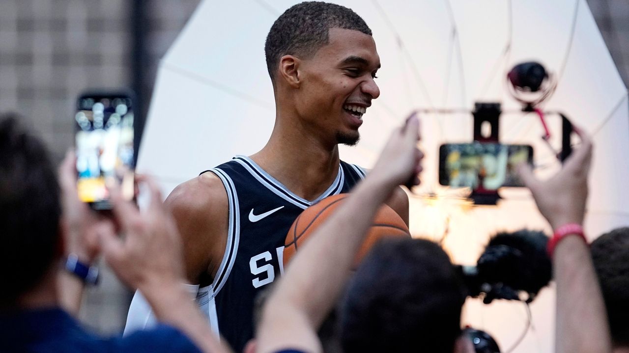 Family important to the Spurs new first-round draft picks