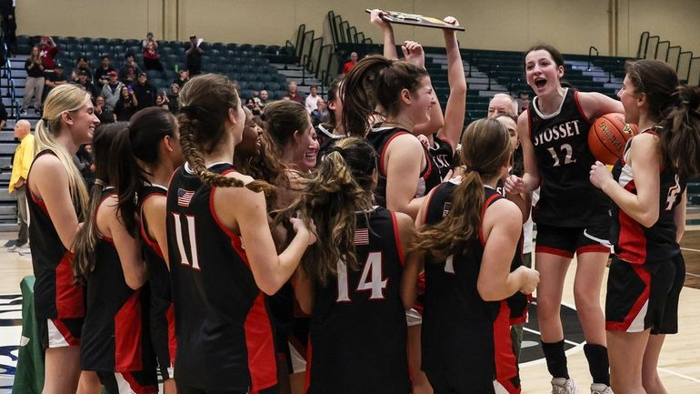 Syosset wins the Nassau Class AAA girls basketball final against...