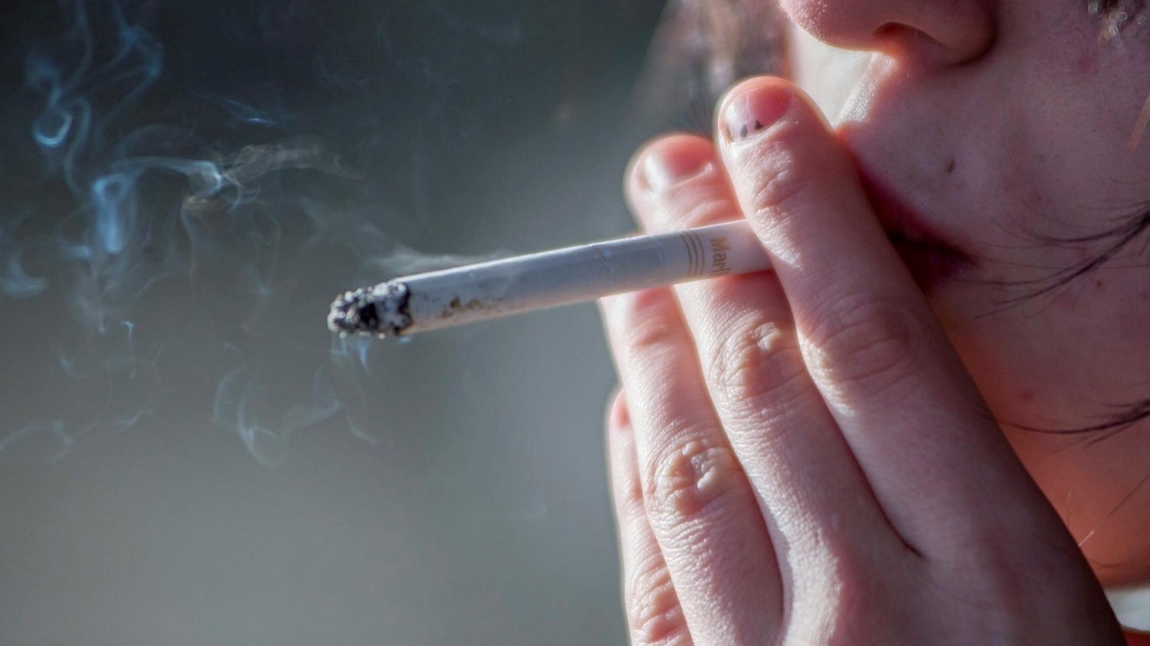 doctors used to recommend cigarettes Your important PSA for the day From a time when doctors recommended  cigarettes