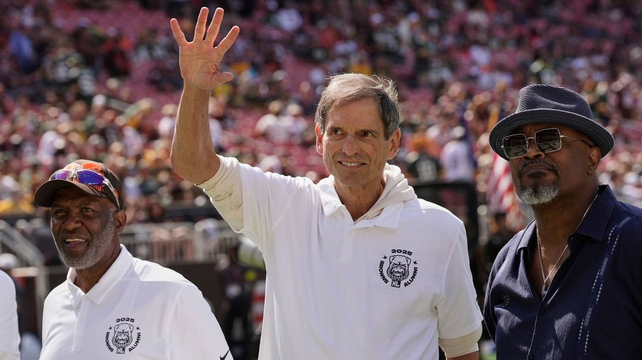 Bernie Kosar is discharged from the hospital a week after receiving a ...