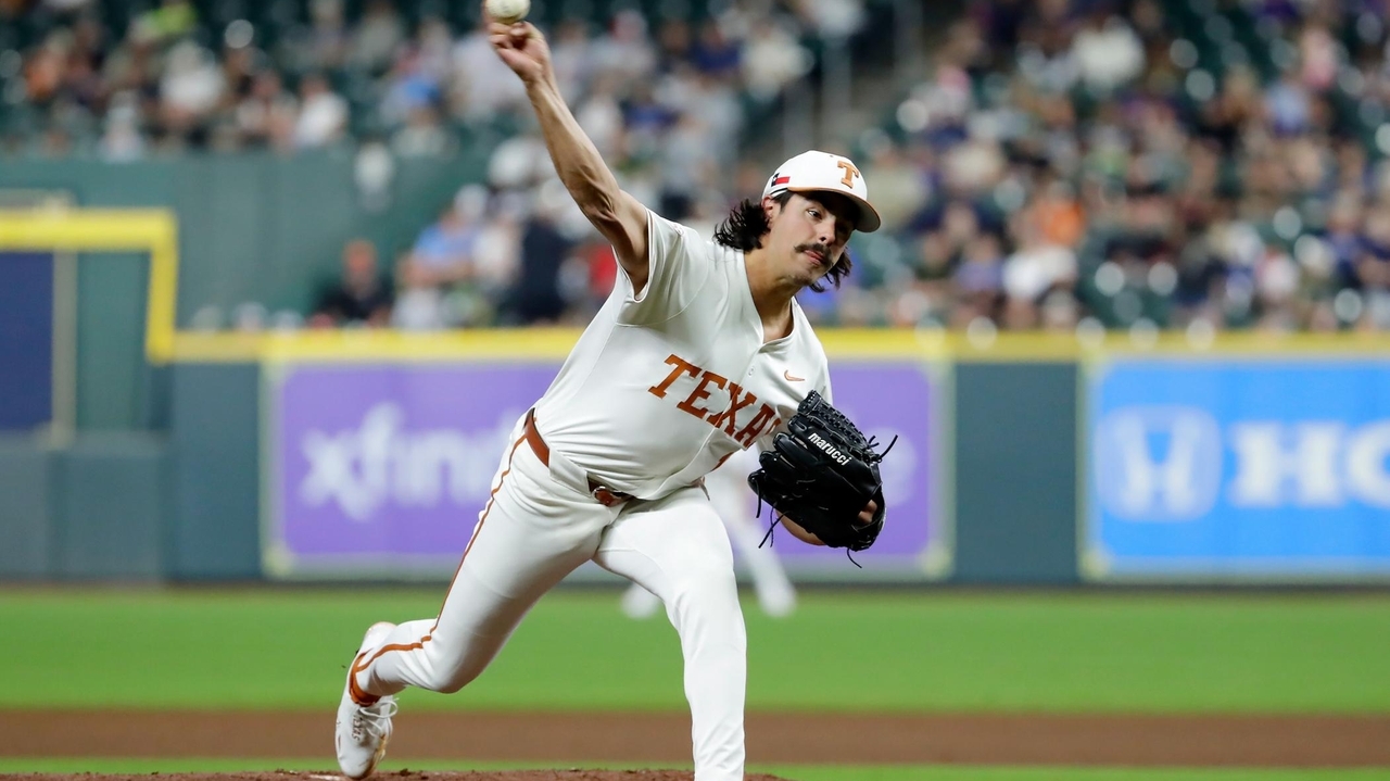 College Baseball Notebook: Texas off to its fastest start since 2005 championship season