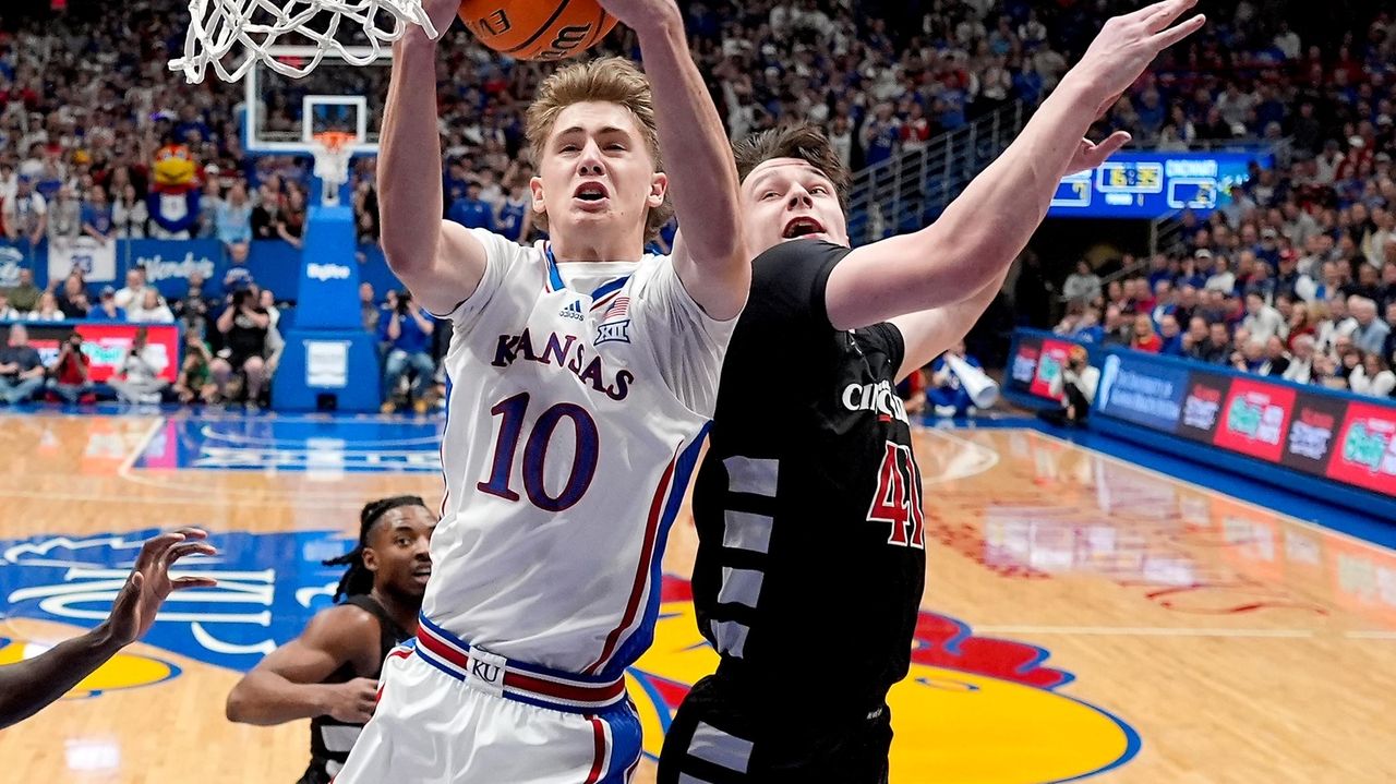 Furphy Has Career-highs Of 23 Points, 11 Rebounds As No. 7 Kansas Beats ...