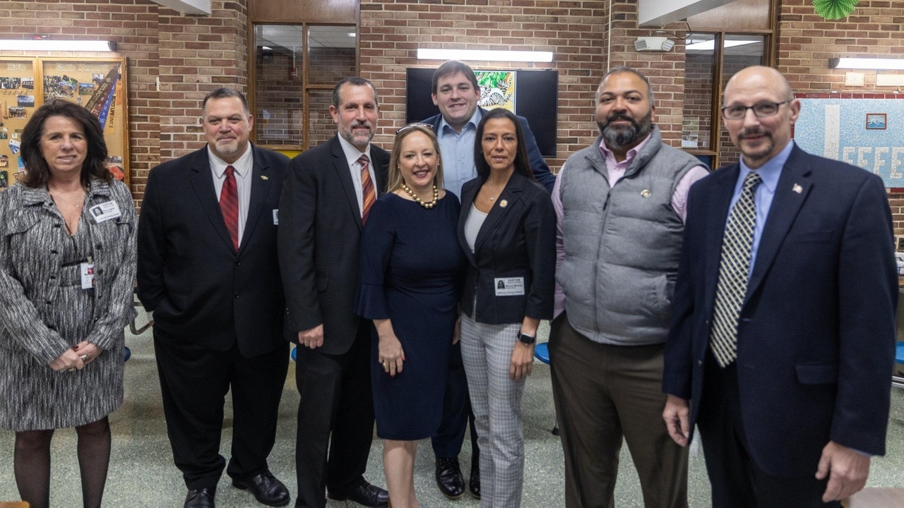 Free school meals for all NY schoolchildren should be 'fully funded' by Gov. Hochul, advocates say - Vimarsana News