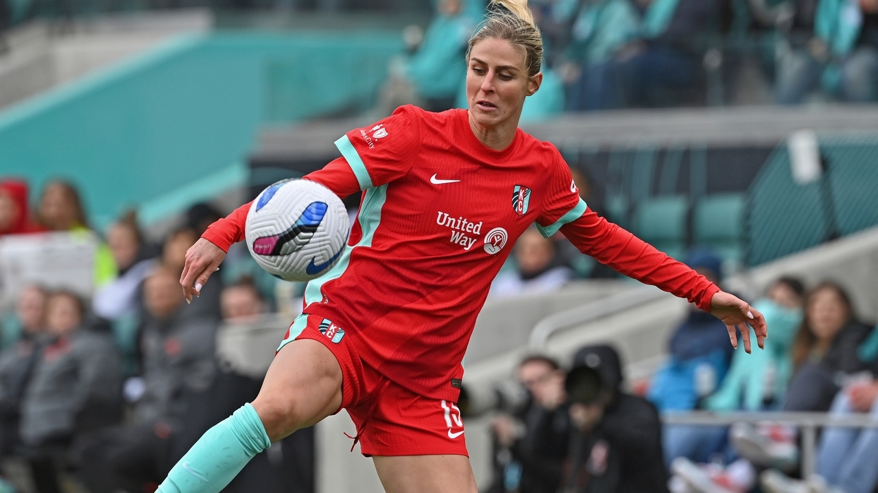 The Chicago Stars get a 2-1 win over the Kansas City Current in the NWSL