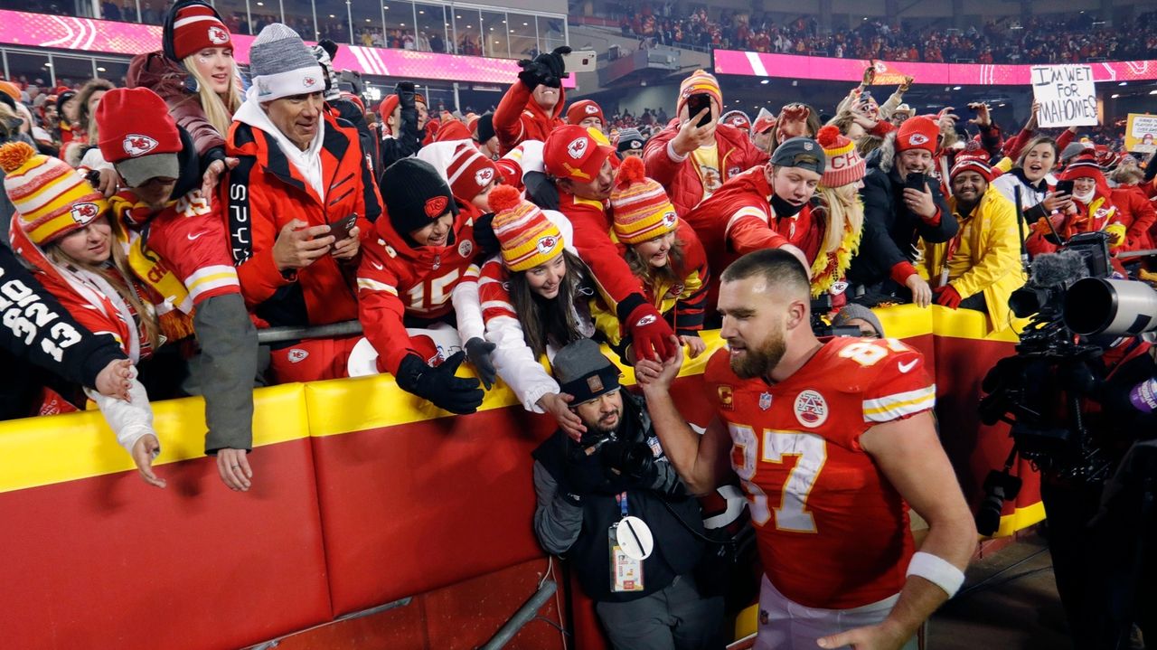 WATCH: Chiefs unveil Super Bowl LIV jerseys