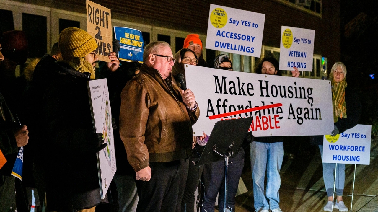 Lawmakers fear Hochul housing plan would benefit from late budget - Vimarsana News