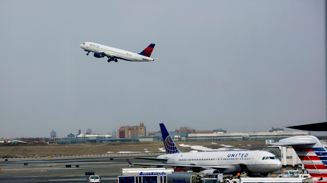 LaGuardia Airport runway closed after ground 'depression' near tarmac