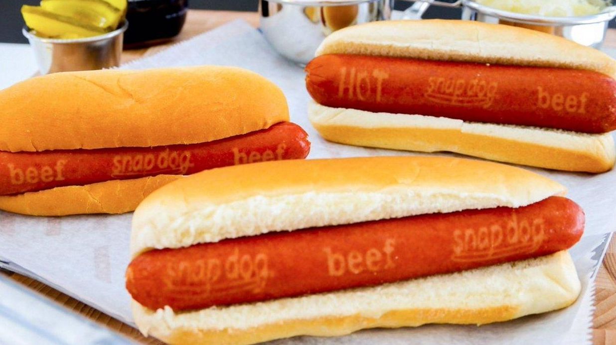 Snap Dog to give away 3,000 free hot dogs at Manorhaven Market in Port