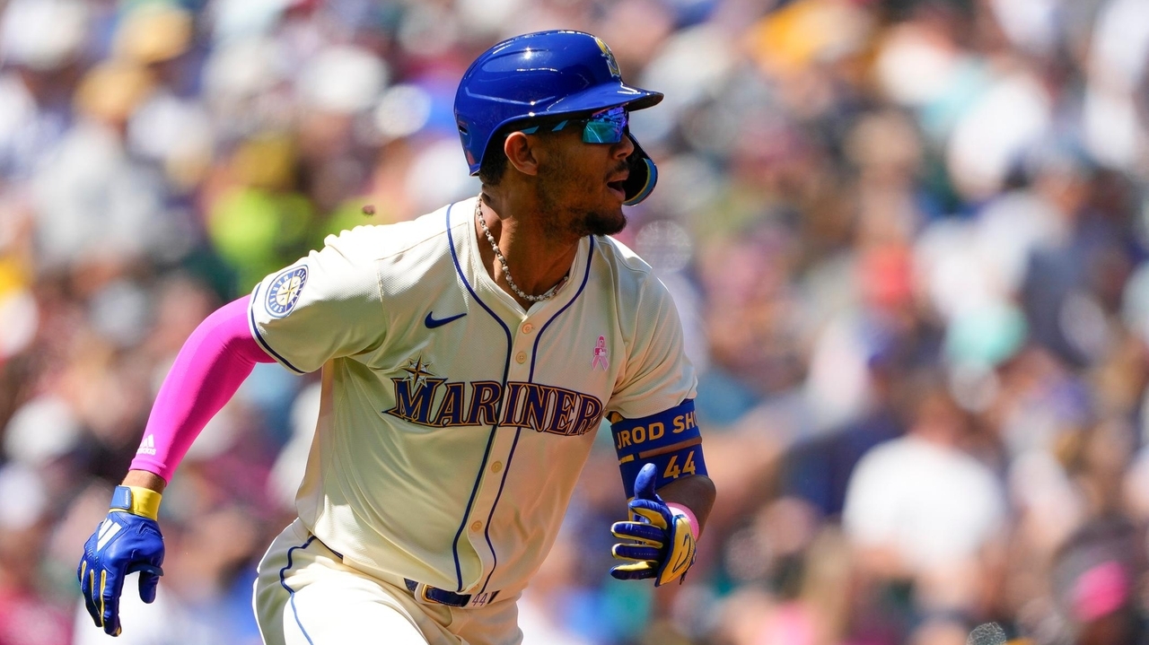 Mariners use homers from Julio Rodríguez and Mitch Garver to top A's 8 ...