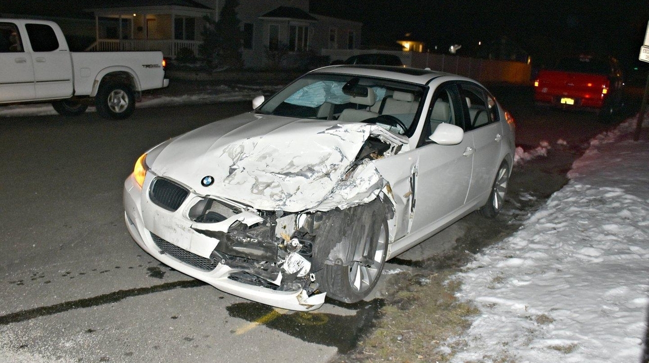 Police: DWI charge for BMW driver after Blue Point crash - Newsday