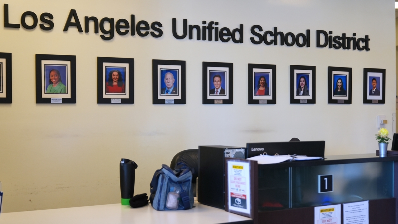 FBI searches Los Angeles school district headquarters and the superintendent's home