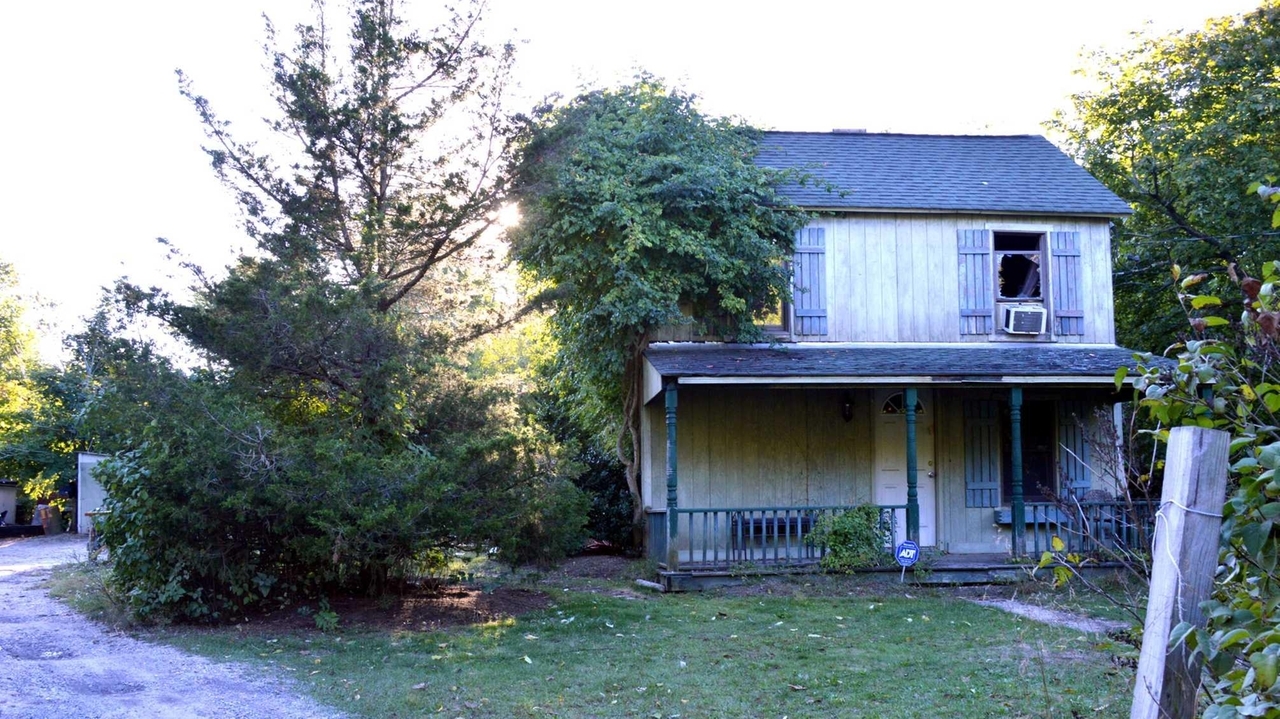 Home invasion robbery leads to brothel charges, cops say - Newsday