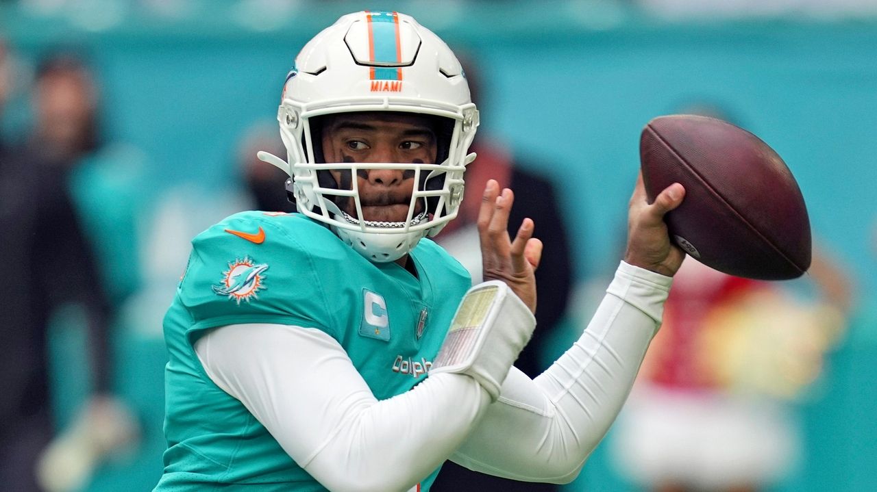 Memo to the Miami Dolphins: Please Don't Trade Down - Miami Dolphins