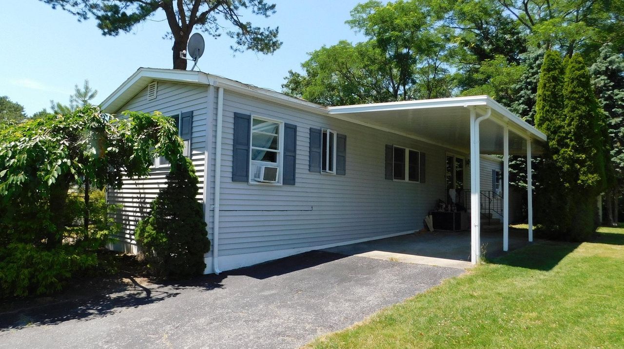 2 Riverhead mobile homes for sale in one community Newsday