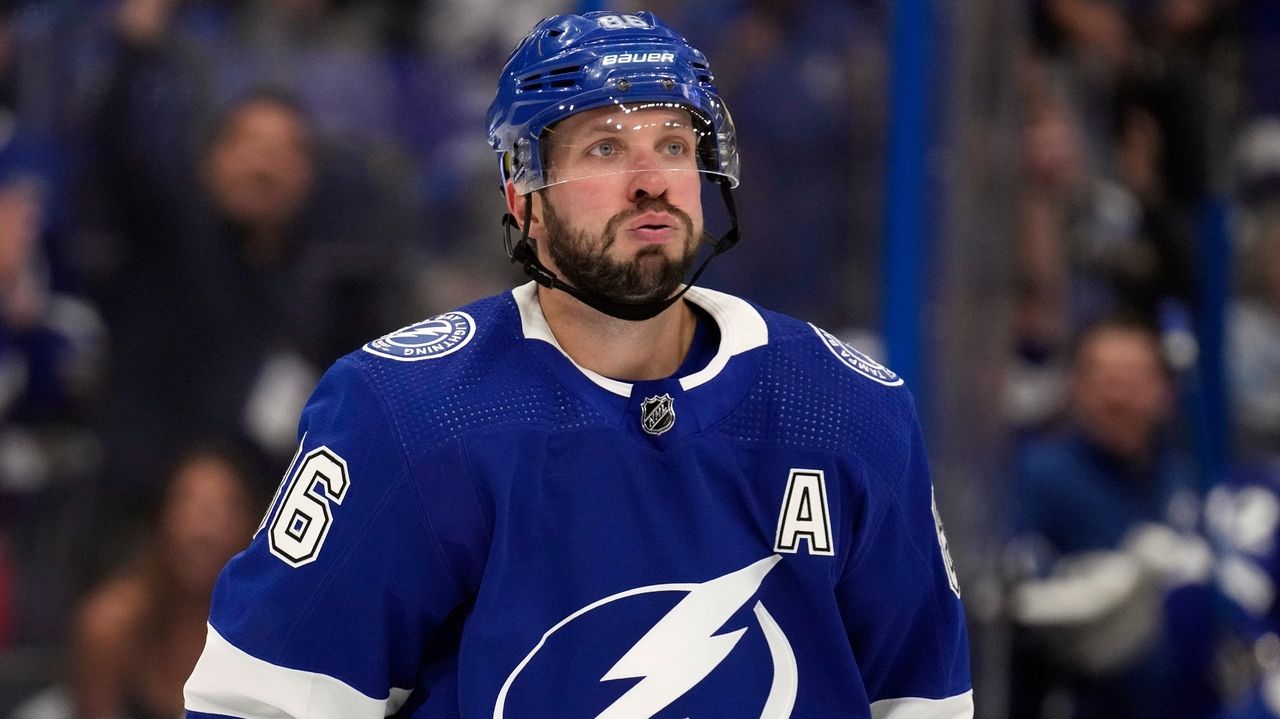 Nikita Kucherov Scores Twice, Lightning Beat Canucks 4-3 To End 3-game ...