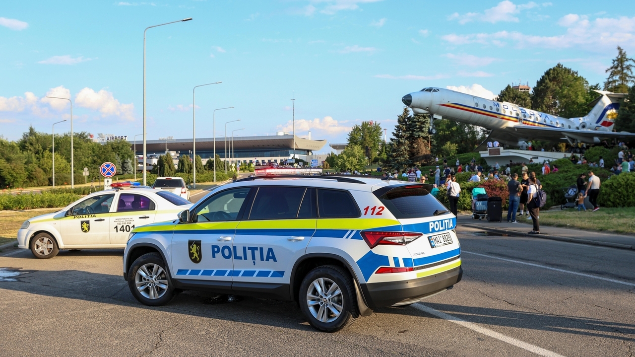 A Tajik man fatally shot two officers at Moldova's airport after he was denied entry, officials say - Vimarsana News