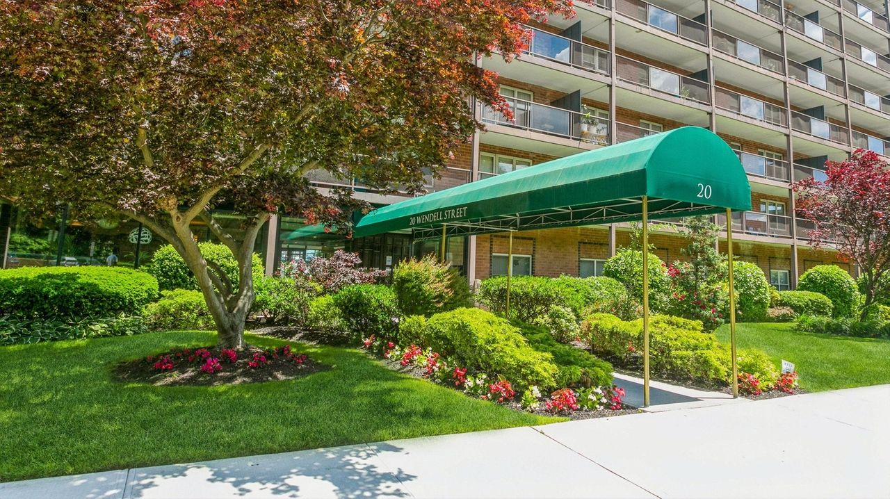 Large 1bedroom coop in Hempstead Village asks 199,000 Newsday