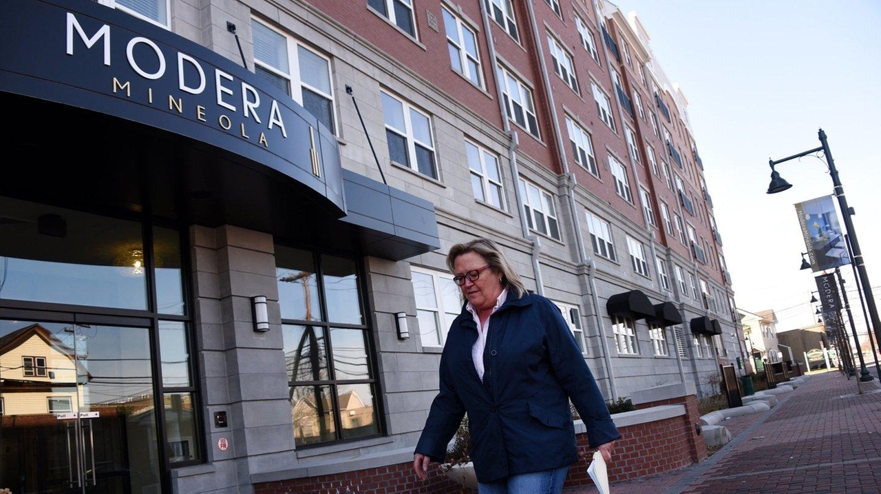 Study Apartments near LIRR stations still scarce Newsday