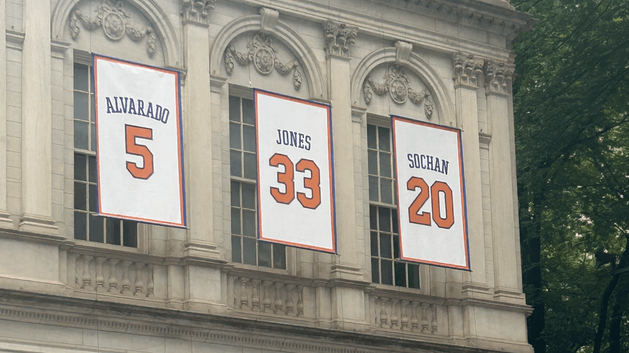 Why Patrick Ewing's No. 33 is at City Hall for Dillon Jones