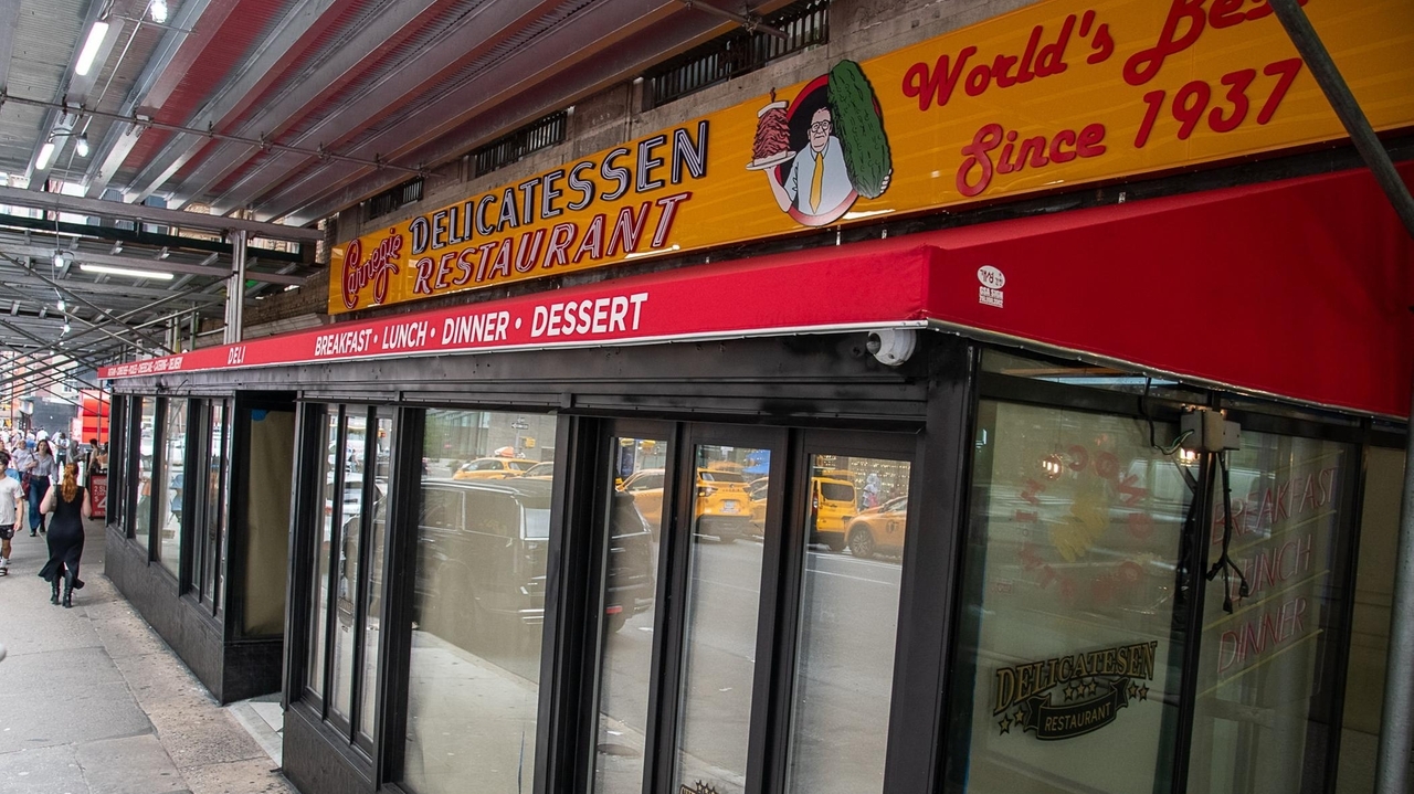 Carnegie Deli to serve pastrami and corned beef on rye at Tuesday reopening on Seventh Avenue