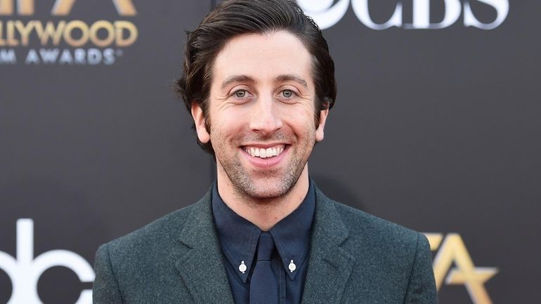 Simon Helberg arrives at the Hollywood Film Awards at the...