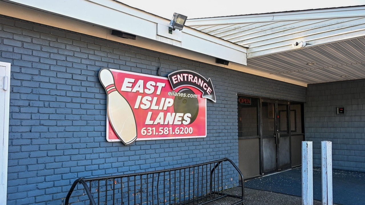 East Islip Lanes closes as bowling alley preps to become assisted living center