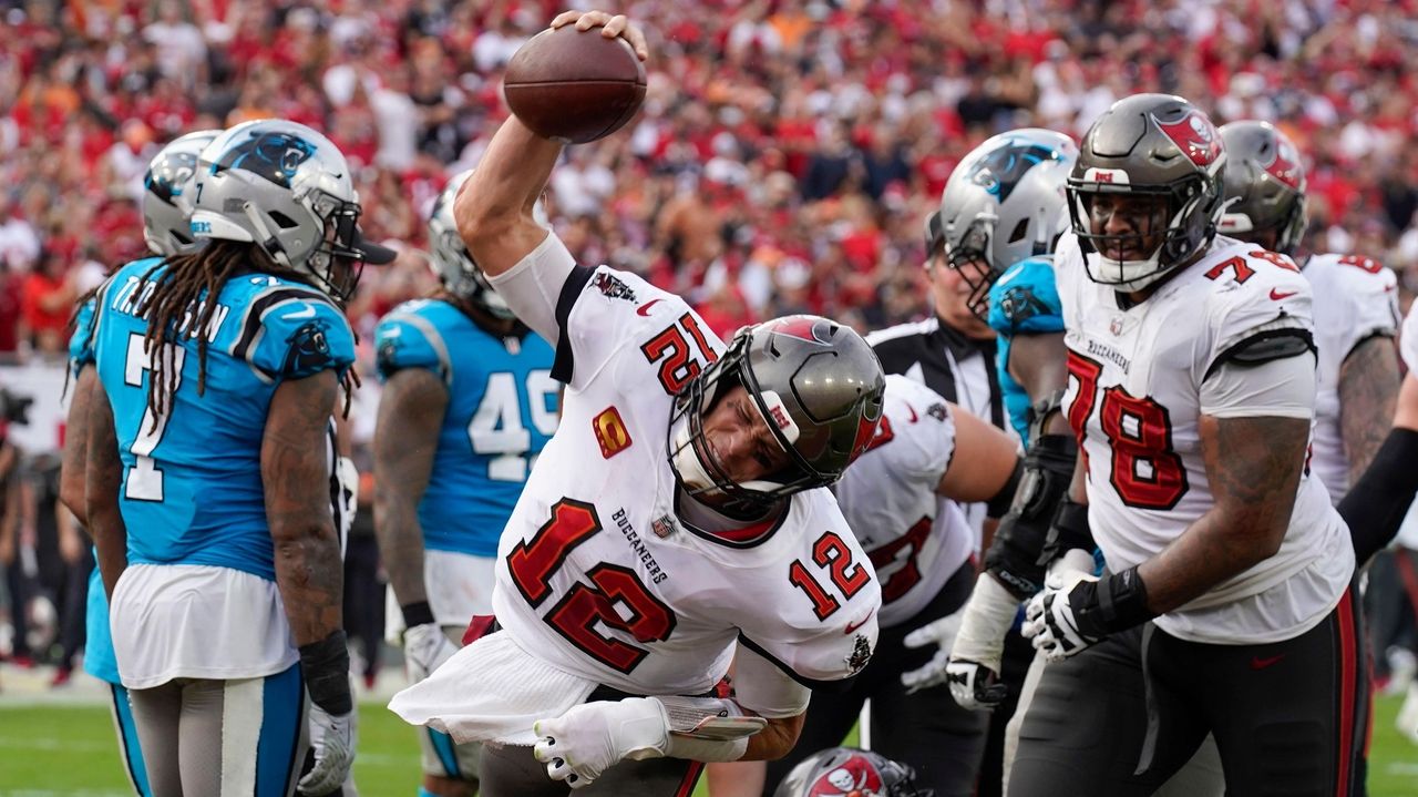 Tom Brady gets first win with the Tampa Bay Buccaneers as they defeat the  Carolina Panthers: Recap, score stats and more 