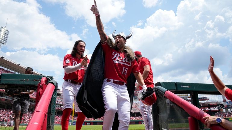 Sparked by Elly De La Cruz, the Cincinnati Reds are winning and having  plenty of fun doing it - Newsday