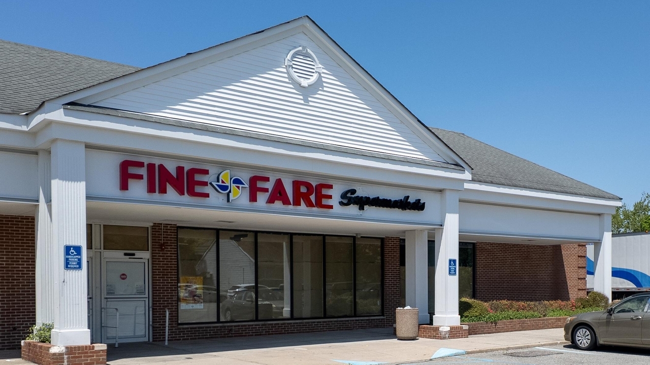 Fine Fare Bellport expected to open in November following licensing, equipment delays