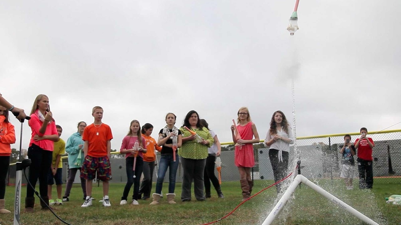 Rockets at East Islip Middle School launch curiosity in young minds ...