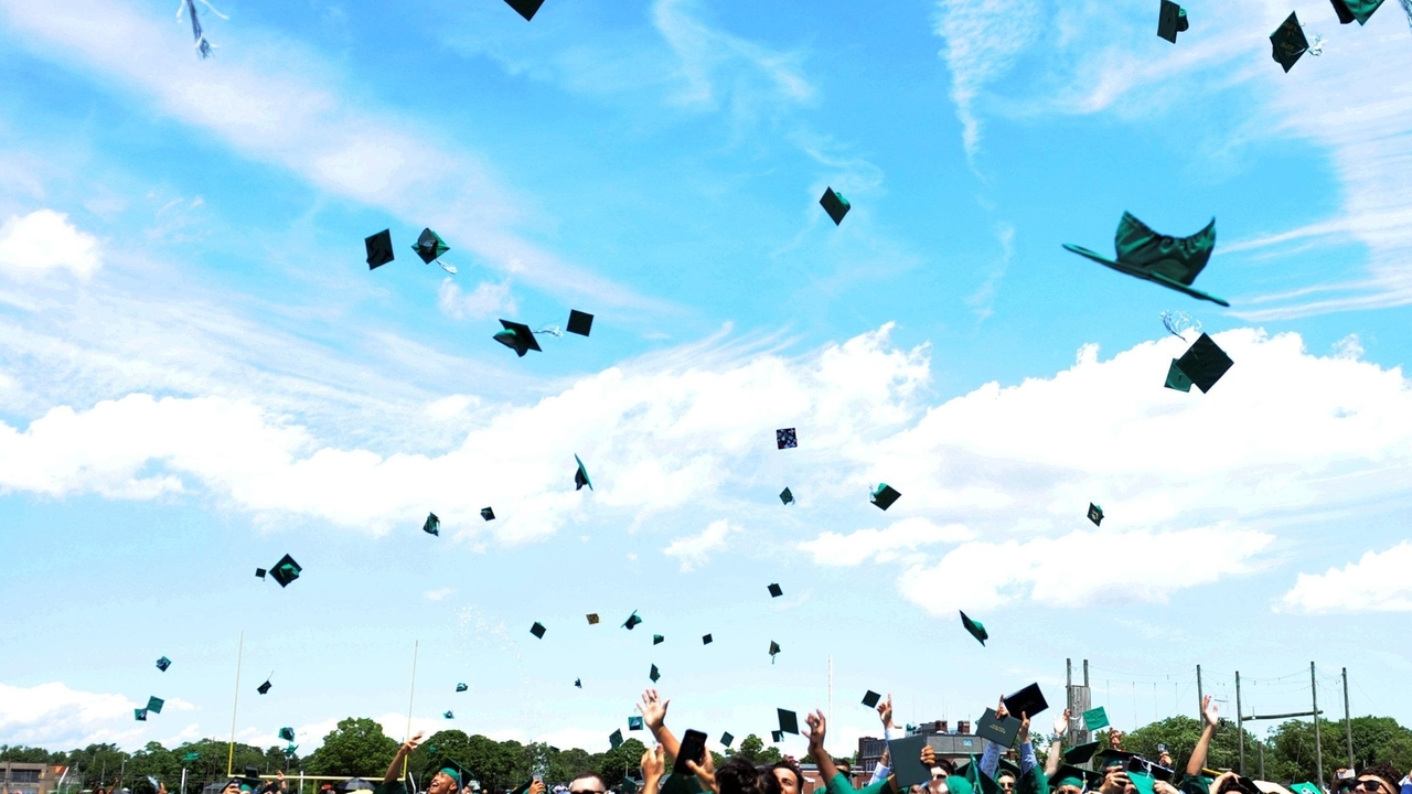 Graduation Rate On Long Island Rises Just Slightly To 92 6 State Education Officials Report 