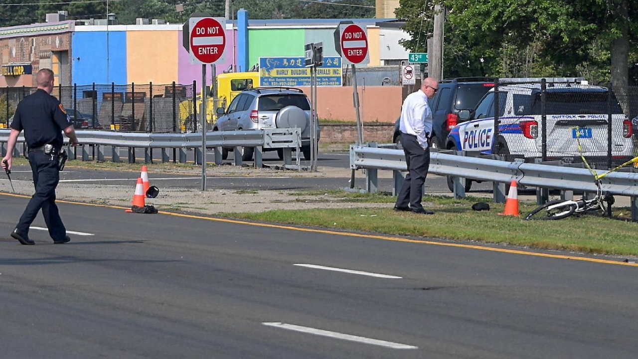 Lindenhurst man struck, killed crossing roadway, police say - Newsday