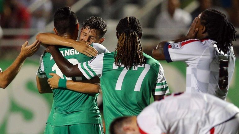 New York Cosmos midfielder Juan Arango (18) celebrates his second...