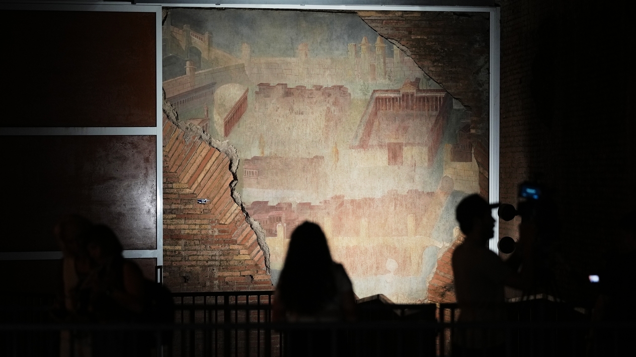 Ancient Rome's biggest fresco and mosaic open to public for first time ...