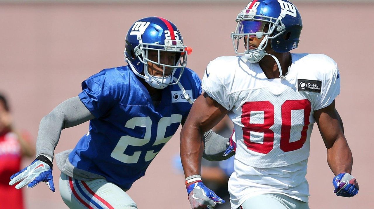 Giants' Victor Cruz returns to field after nearly two years, makes