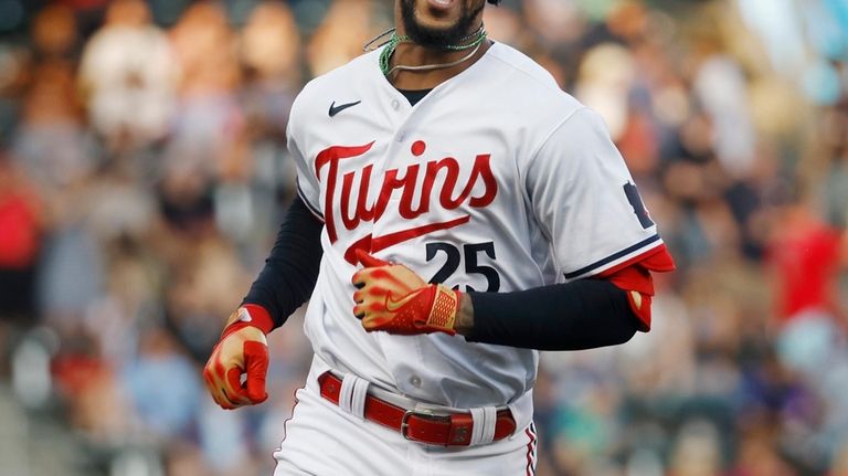 Byron Buxton homers in his first 2 at-bats as the Twins beat Lance