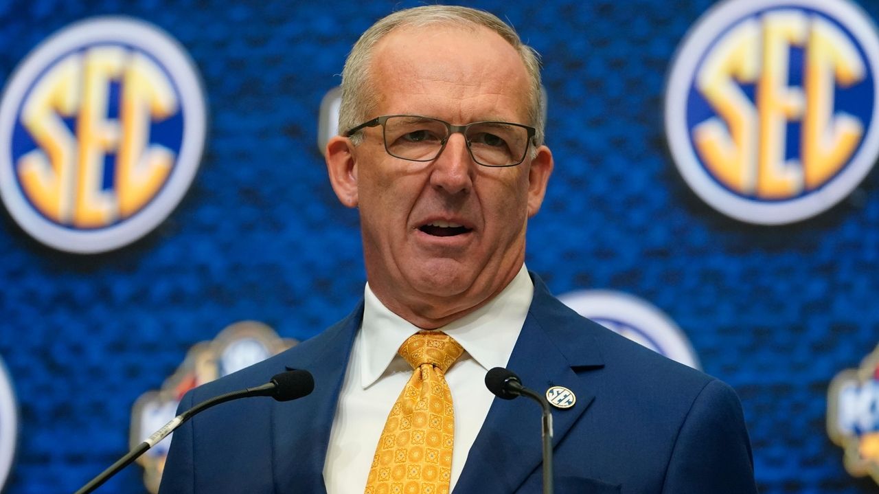 Greg Sankey says SEC won't panic over other conferences' expansion