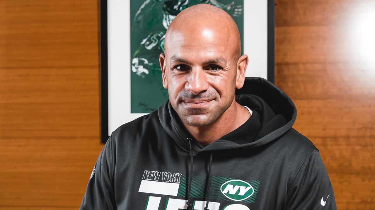 Robert Saleh Signs His Contract To Be The Jets Head Coach Newsday