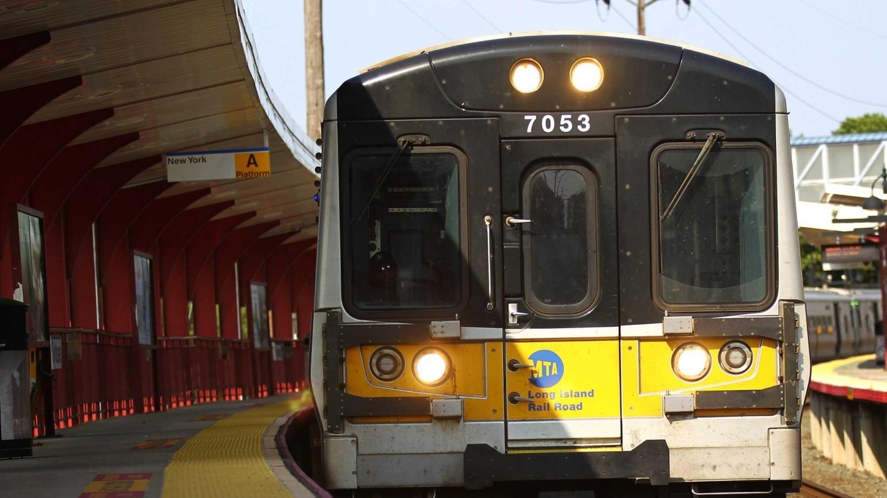 Updated LIRR app features arrival countdown clocks - Newsday