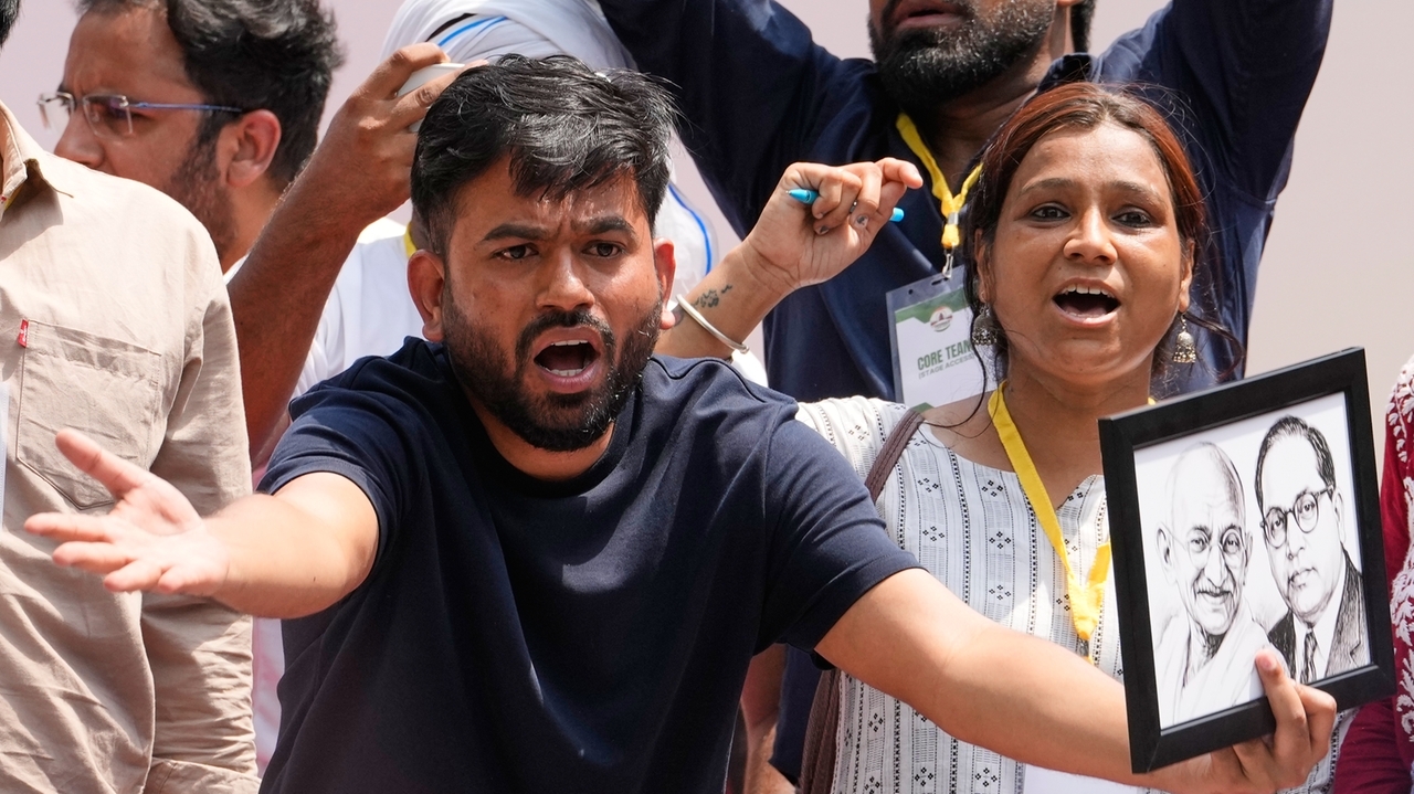 India’s Cockroach Party supporters bang plates to call for education minister’s resignation  www.newsday.com