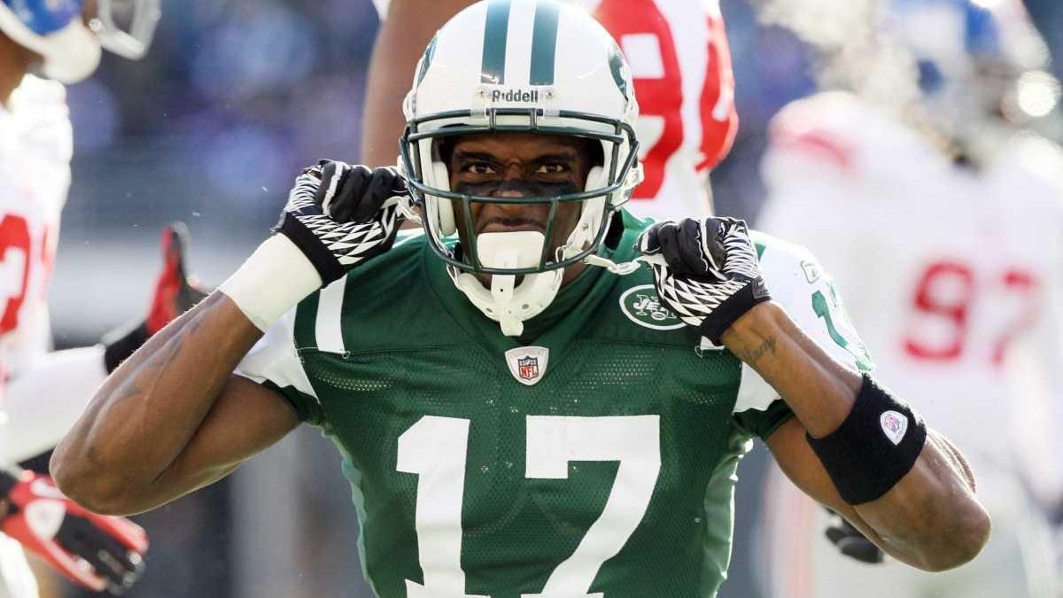 LaDainian Tomlinson says Jets locker room is falling apart 