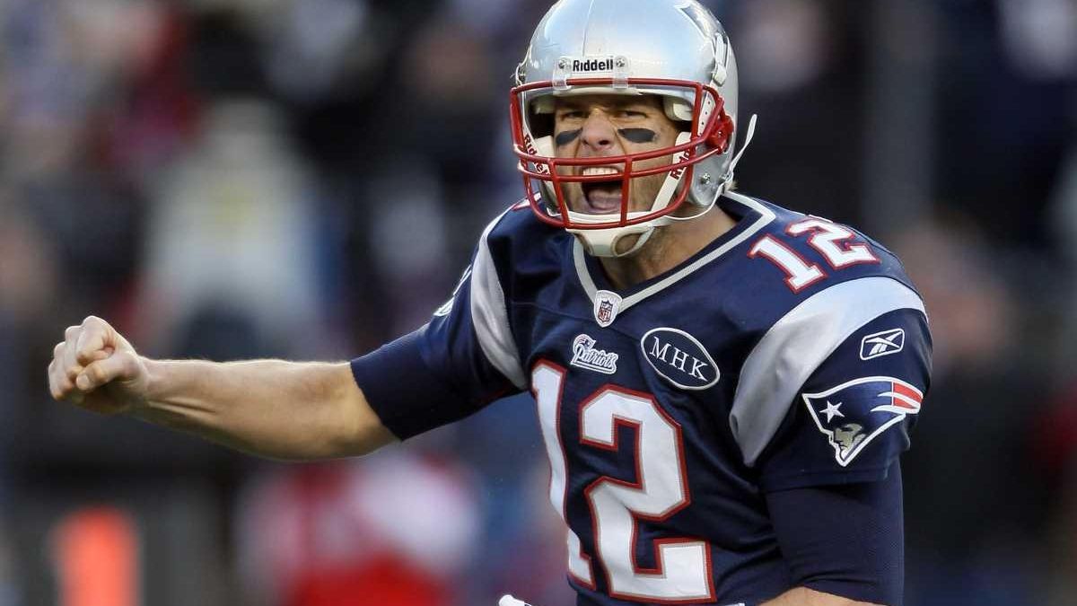 Brady leads Pats to top seed, beats Bills 49-21 - Newsday