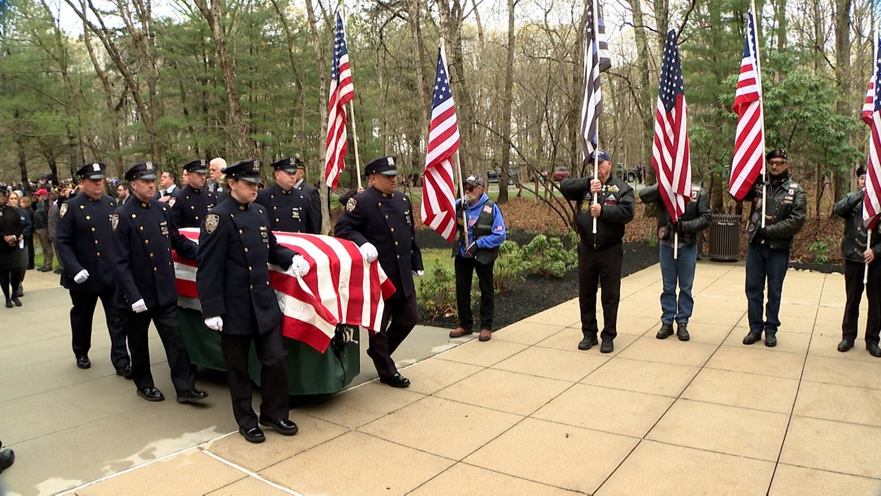 Coming together as a family to honor a veteran who didn't have one ...