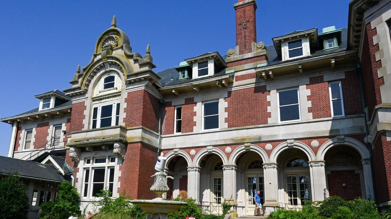 Suffolk should try to preserve Idle Hour mansion - Newsday