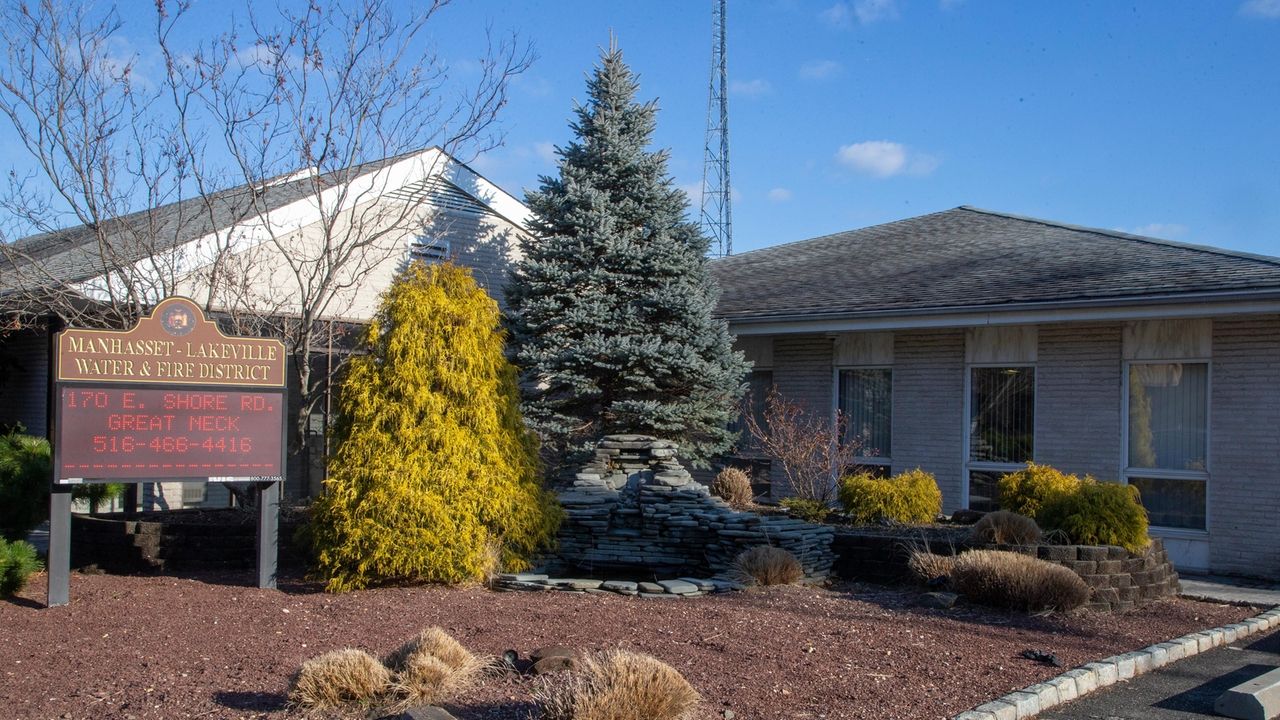 Suffolk County Water Authority, ManhassetLakeville water district get