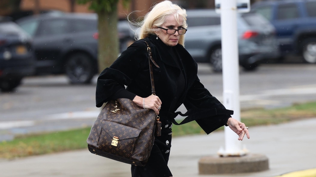 Victoria Gotti, daughter of late mob boss, could die if her son goes to prison before kidney donation, lawyer says - Newsday