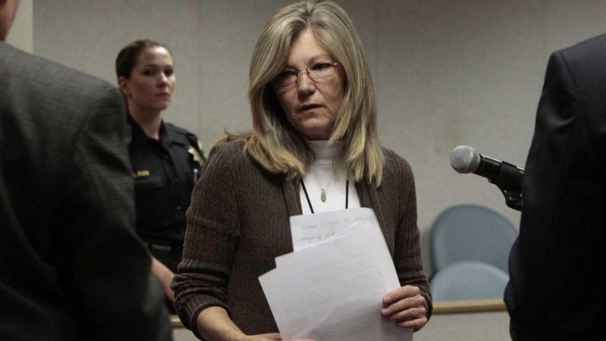 Woman held captive for 18 years too afraid to escape - Newsday