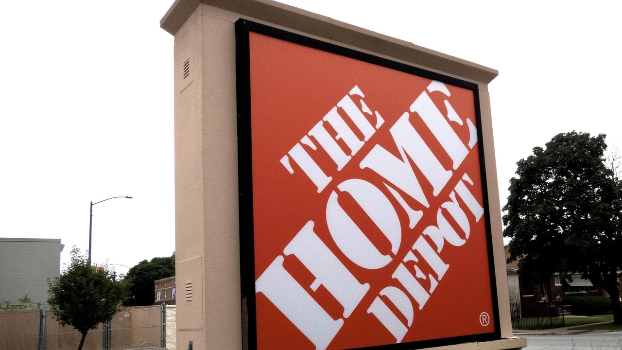 Nassau County business owner sues The Home Depot for allegedly interfering with window covering sales