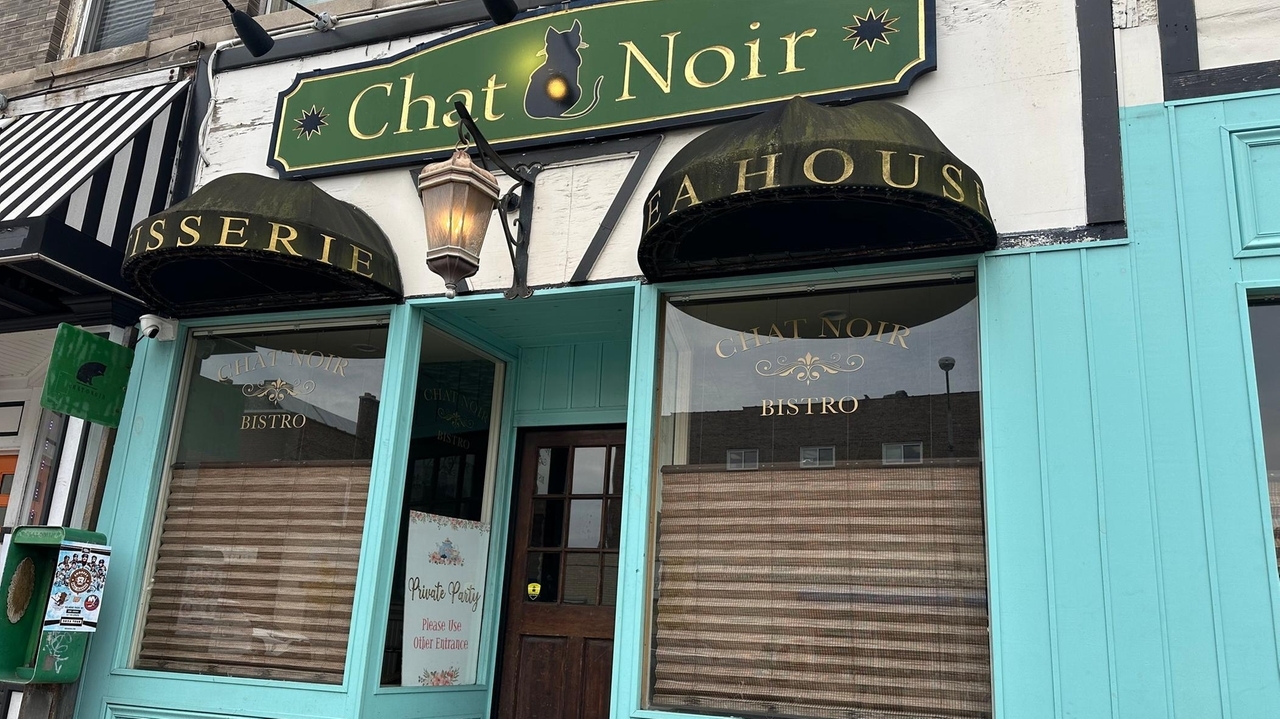 Chat Noir in Rockville Centre closes after 16 years - Newsday