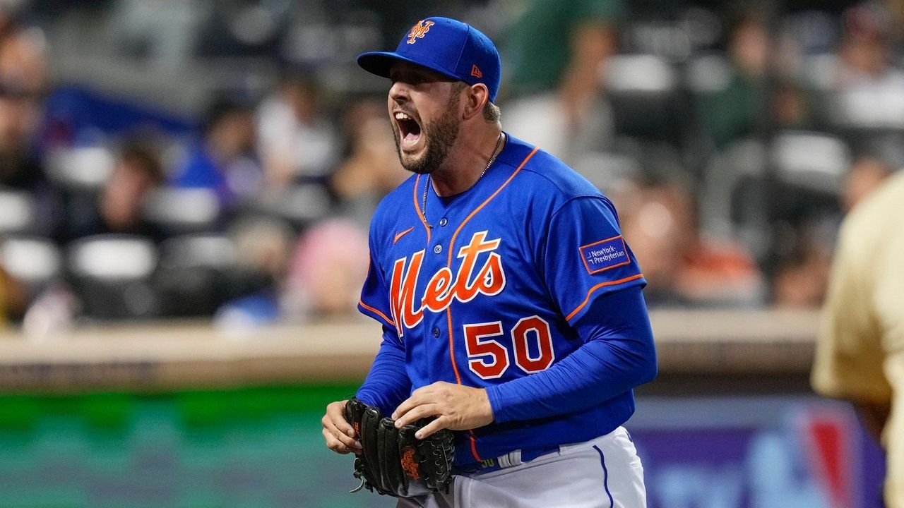 New York Mets Are Insane to Keep Playing Daniel Vogelbach 